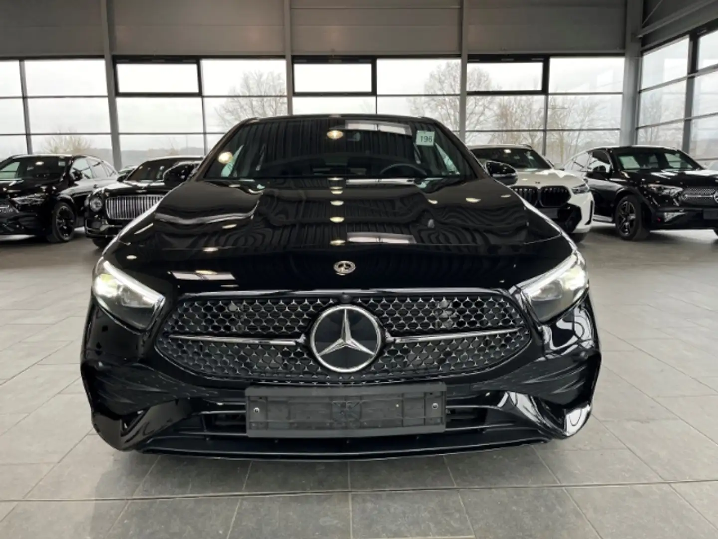 Mercedes-Benz A 200 AMG Multibeam Distronic Navi Kamera digitales Cock Schwarz - 2