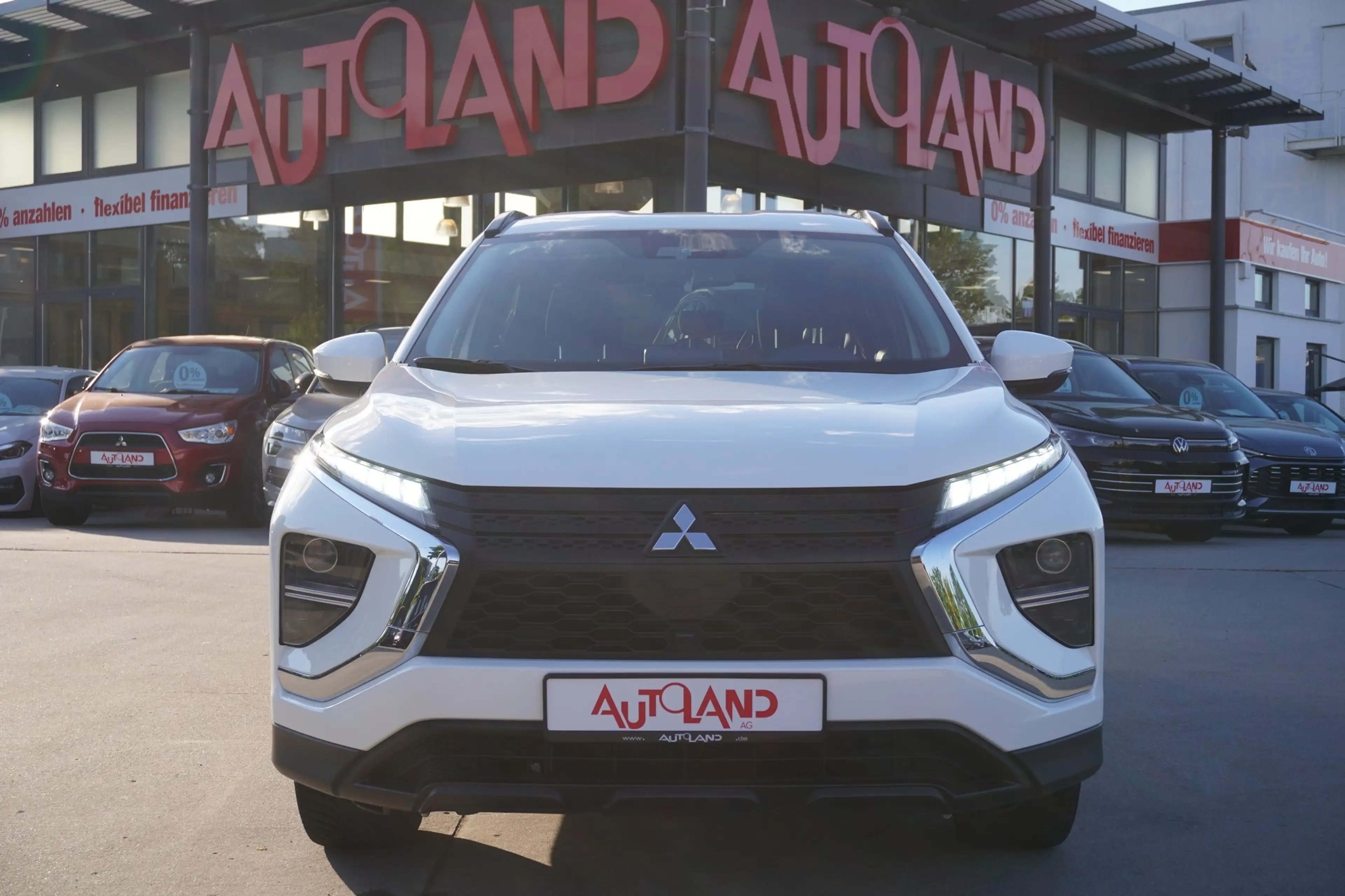 Mitsubishi Eclipse Cross 2.4 PHEV 4WD Klimaaut. Kamera DAB — photo 8