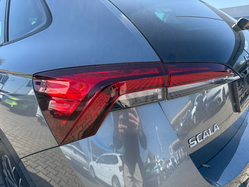 Skoda Scala TSI VirtualCockpit Matrix LED RFK Navi DAB — photo 11