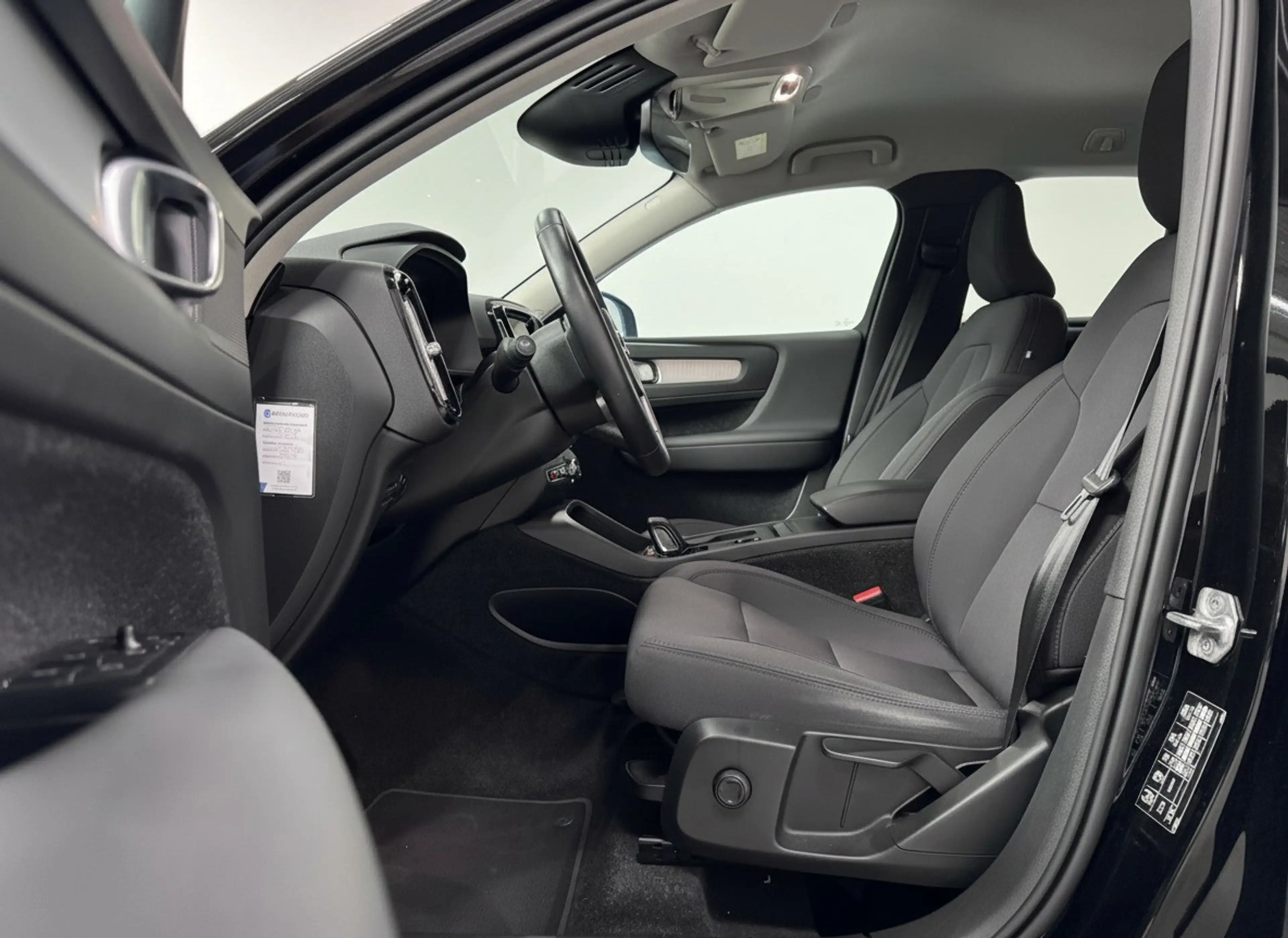 Volvo XC40 1.5 T3 Business Pro Keyless Camera Lane assist Ele — photo 10
