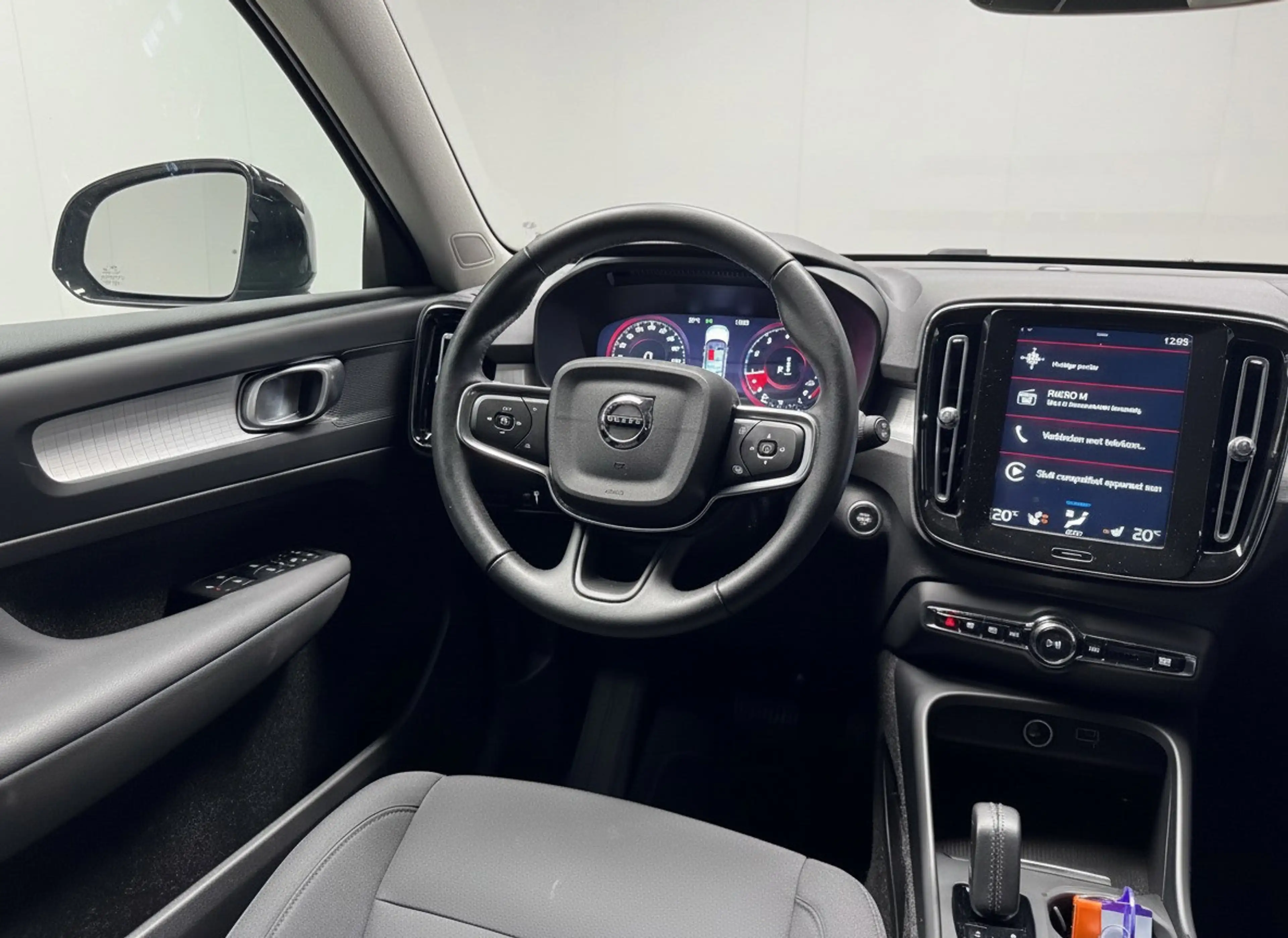 Volvo XC40 1.5 T3 Business Pro Keyless Camera Lane assist Ele — photo 13