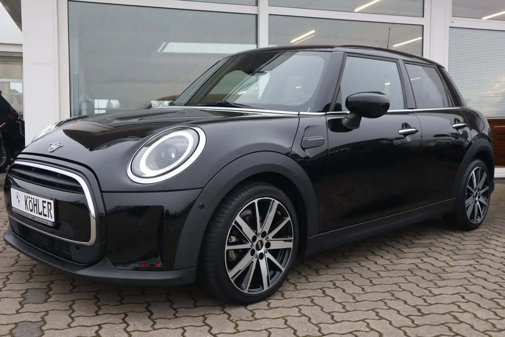 MINI One 5-Türer DAB/LED/Pano.Dach/RFK/Komfortzg Schwarz - 1