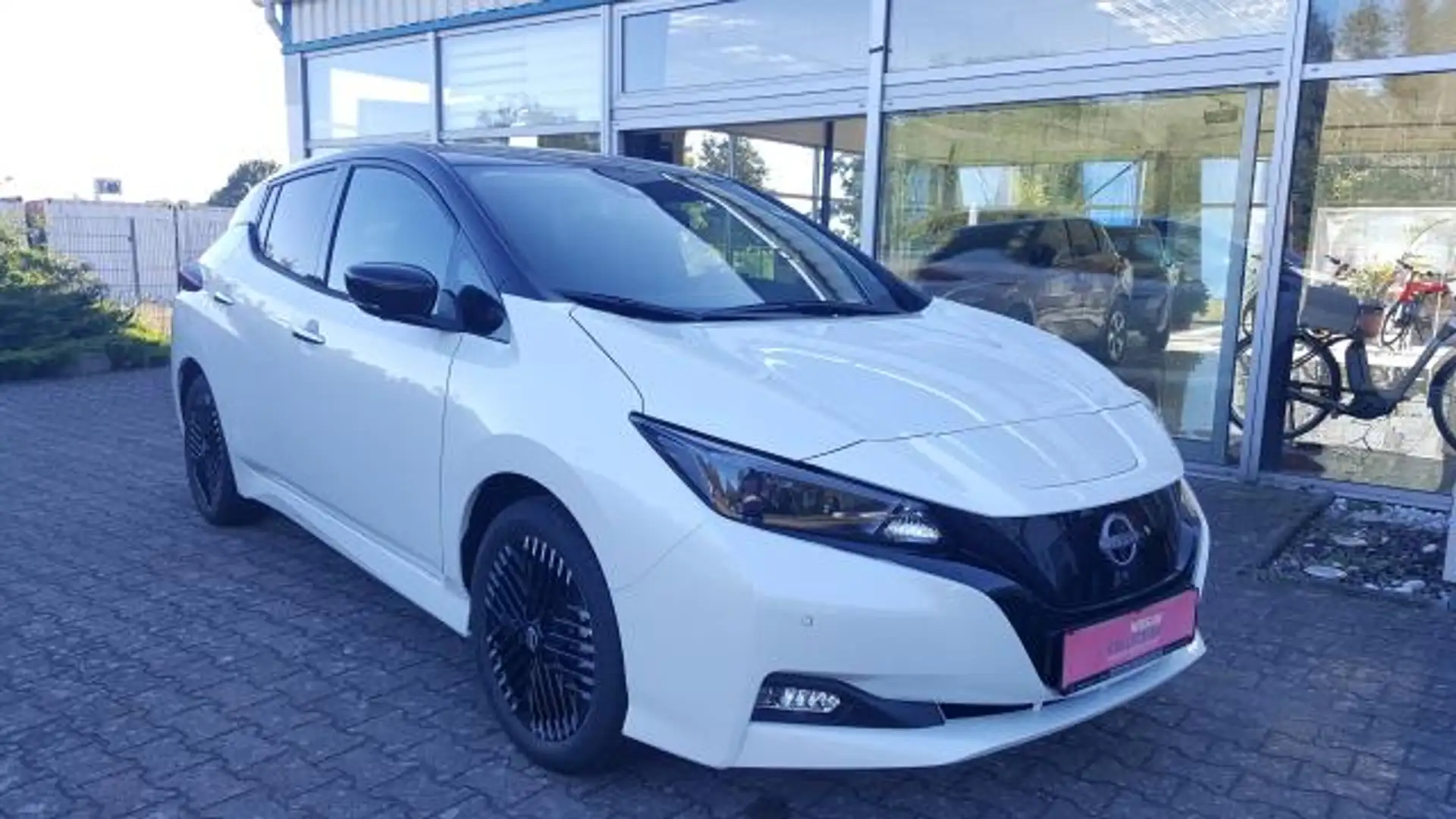 Nissan Leaf N-CONNECTA SHZ NAVI 360° LED 40KWH White - 1