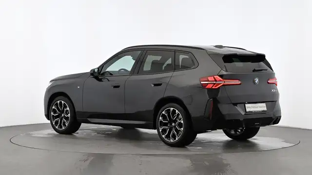 BMW X3 view 4