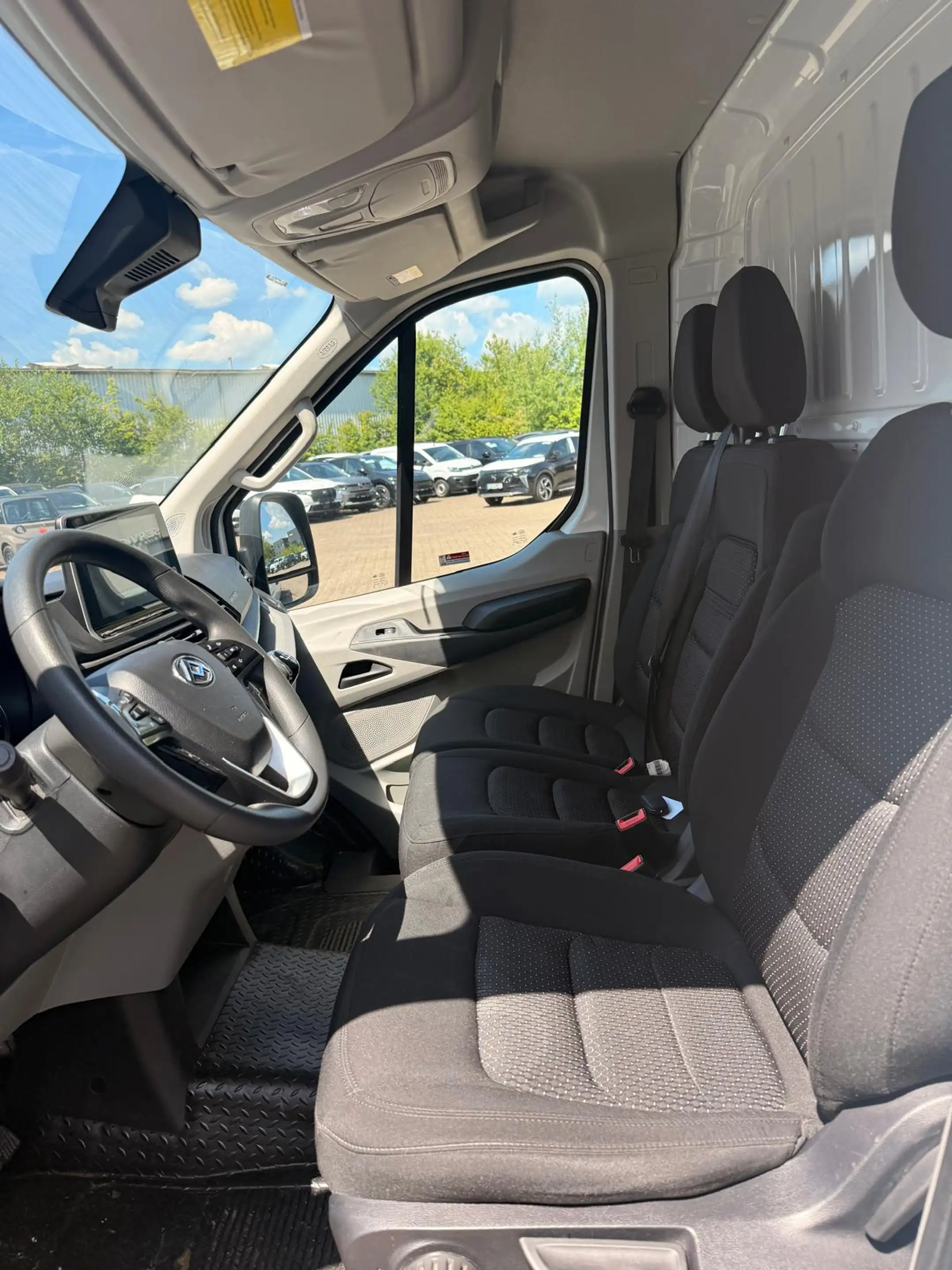Maxus Deliver 9 Deliver 9 2.0 Fahrgestell L3 BASE — photo 11