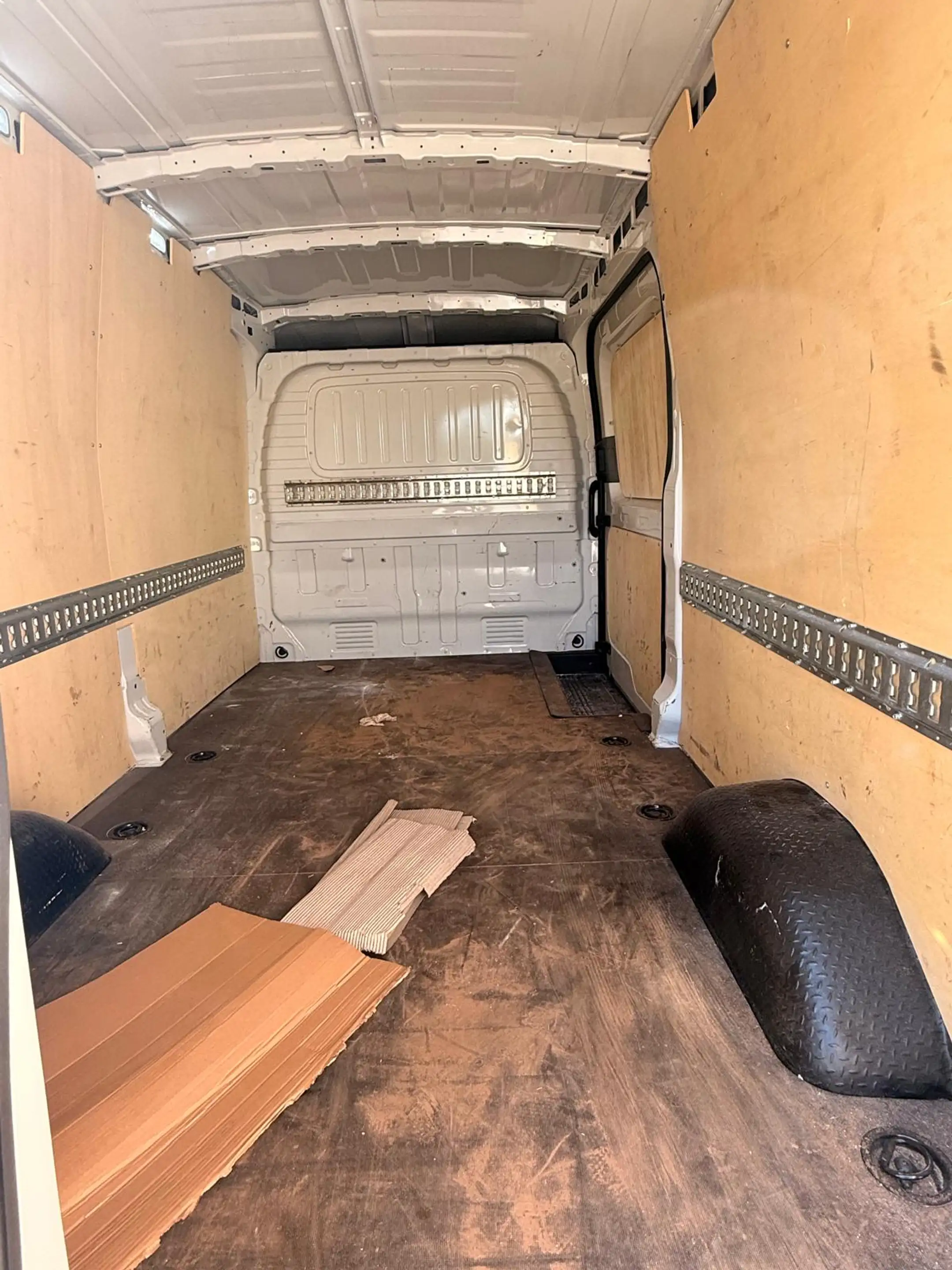 Maxus Deliver 9 Deliver 9 2.0 Fahrgestell L3 BASE — photo 7