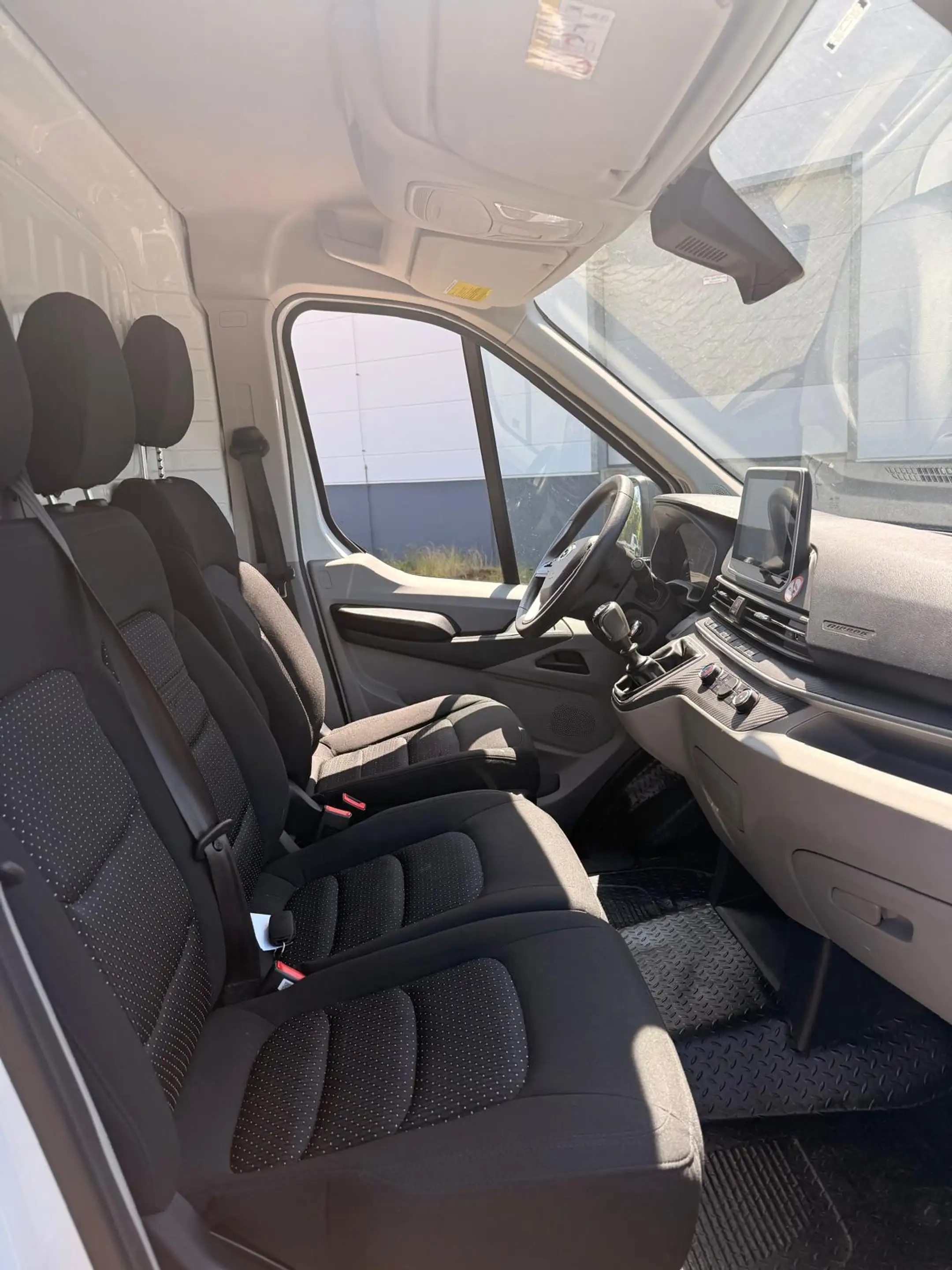 Maxus Deliver 9 Deliver 9 2.0 Fahrgestell L3 BASE — photo 10