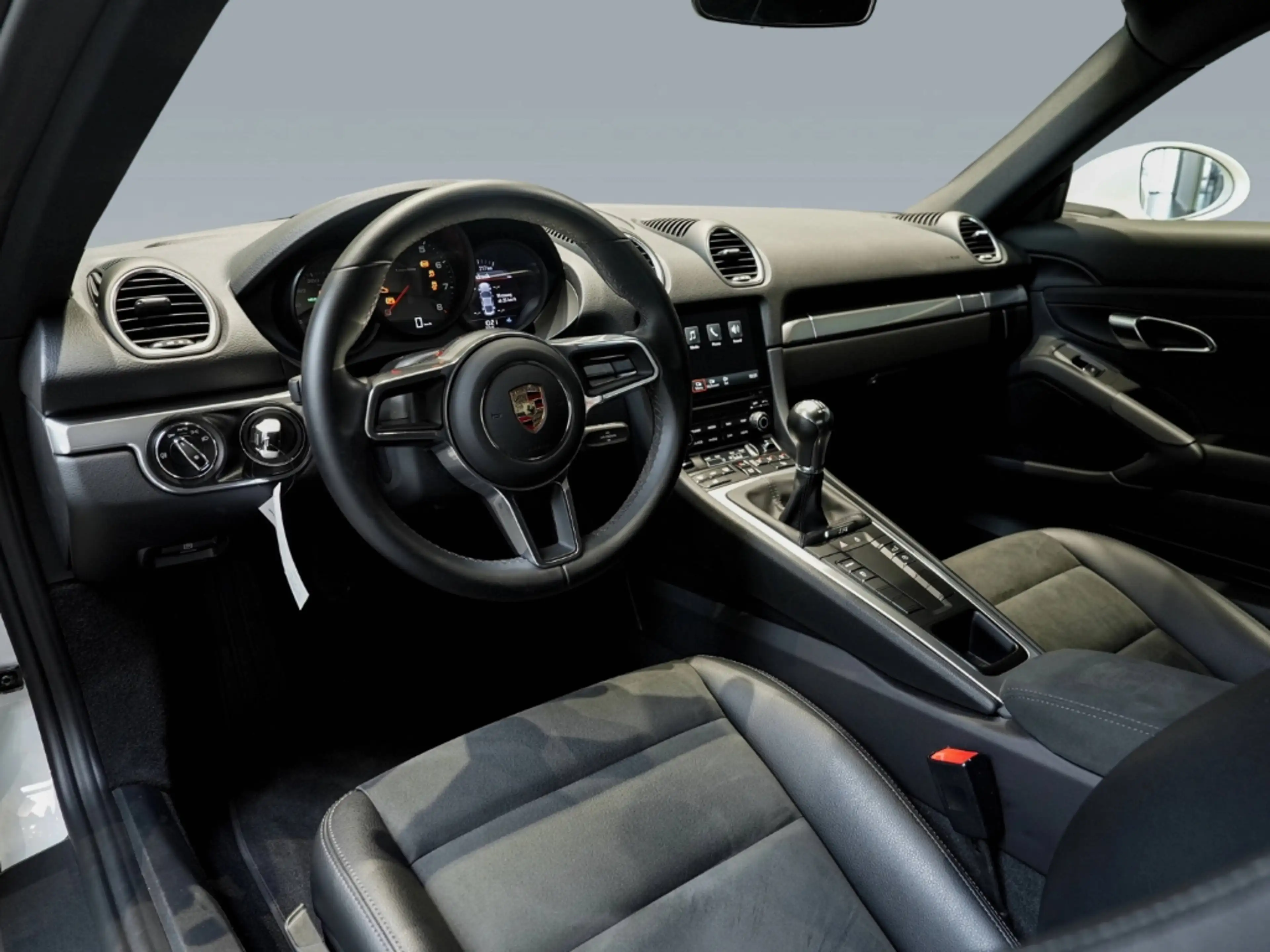 Porsche Cayman 718 — photo 4