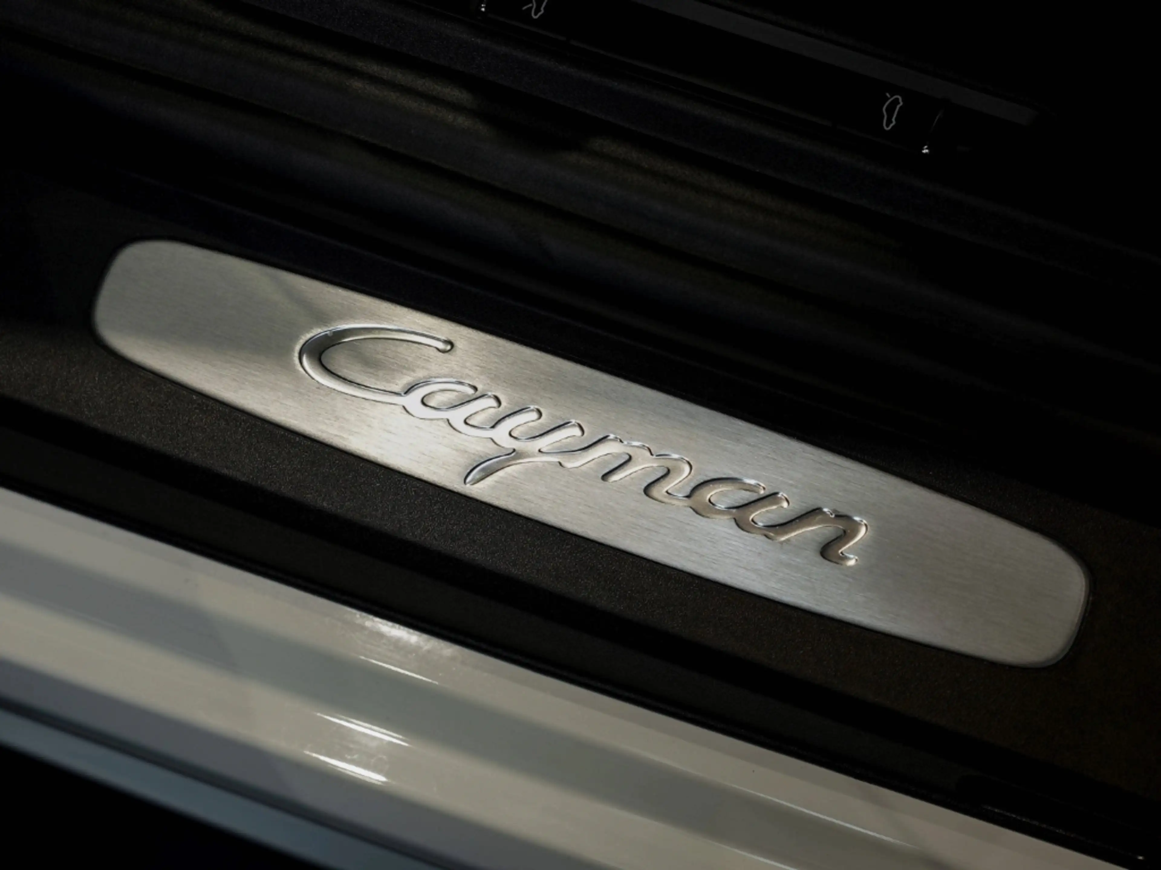 Porsche Cayman 718 — photo 10