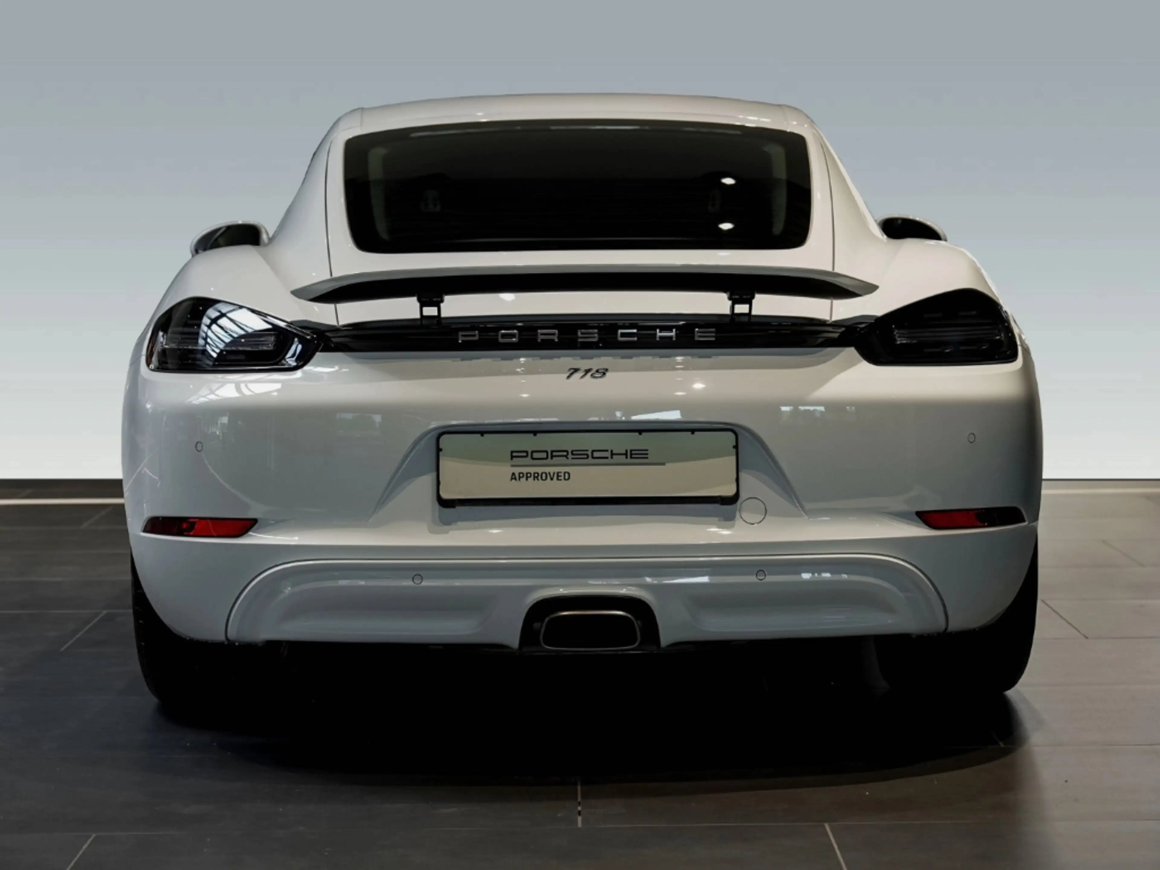 Porsche Cayman 718 — photo 7