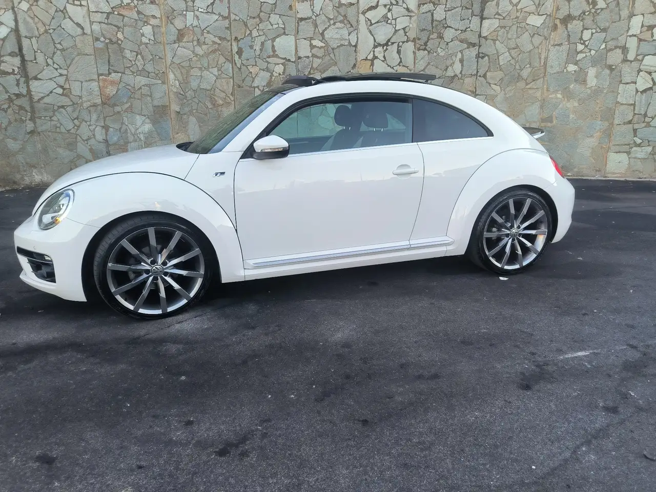 Volkswagen Maggiolino 2.0 tdi bm Sport 150cv dsg — photo 1 of 10