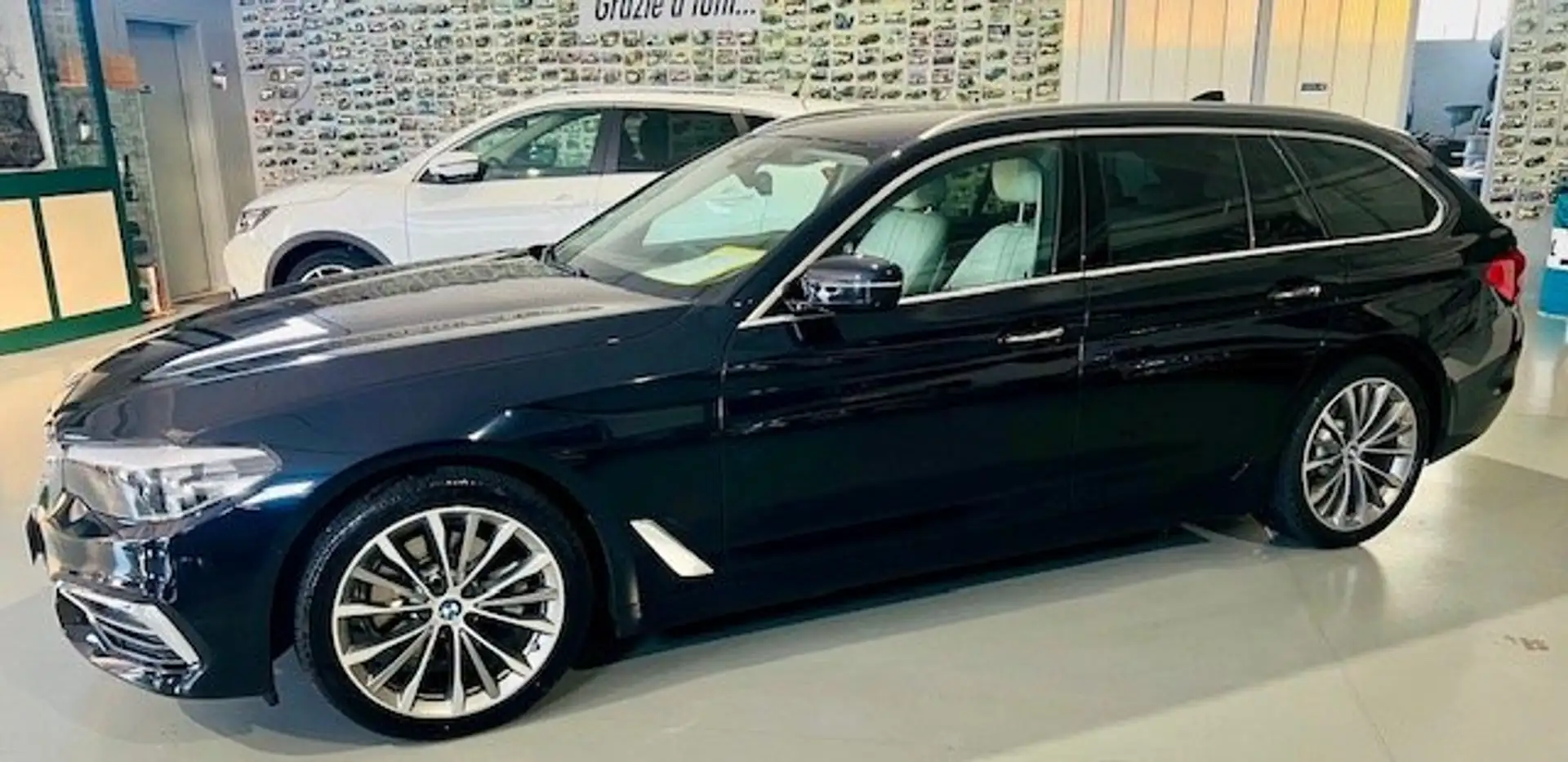 BMW 520 520d Touring Luxury aut.-Bellissima! Blu/Azzurro - 1