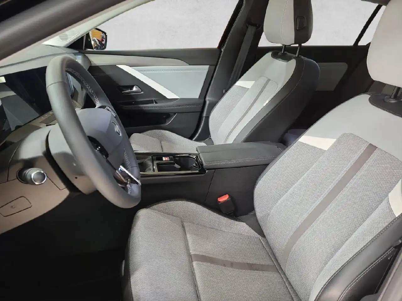 Opel Astra L Lim. Elegance 1.2 +AHZV+PDC+KAMERA+NAVI+ 9