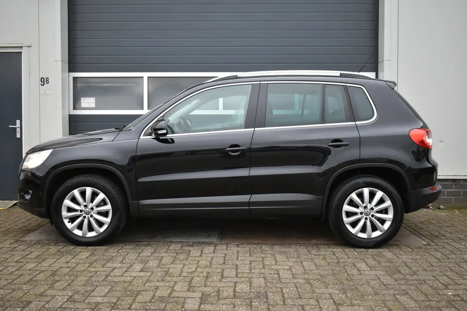 Volkswagen Tiguan 1.4 TSI Sport&Style panoramadak Schwarz - 2