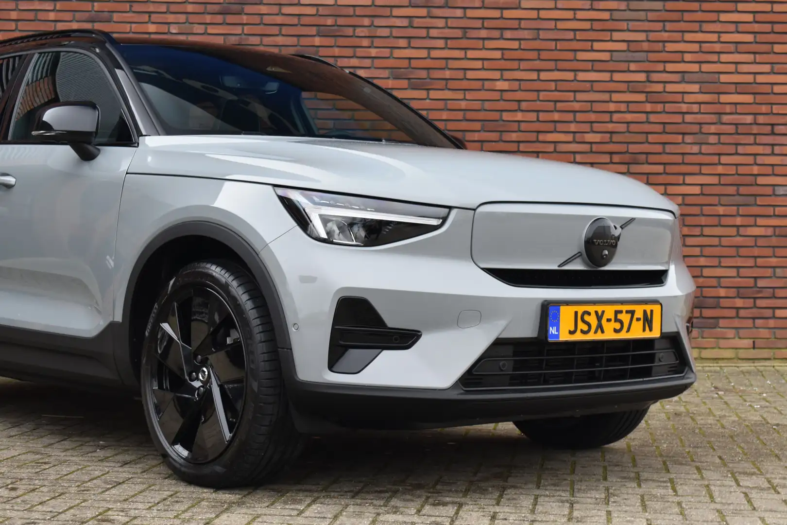 Volvo EX40 252PK Extended Range Ultra Black Edition 82 kWh | Gris - 2