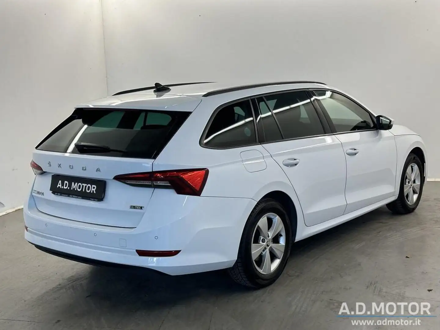 Skoda Octavia Wagon 1.5 g-tec Executive 130cv dsg Bianco - 2