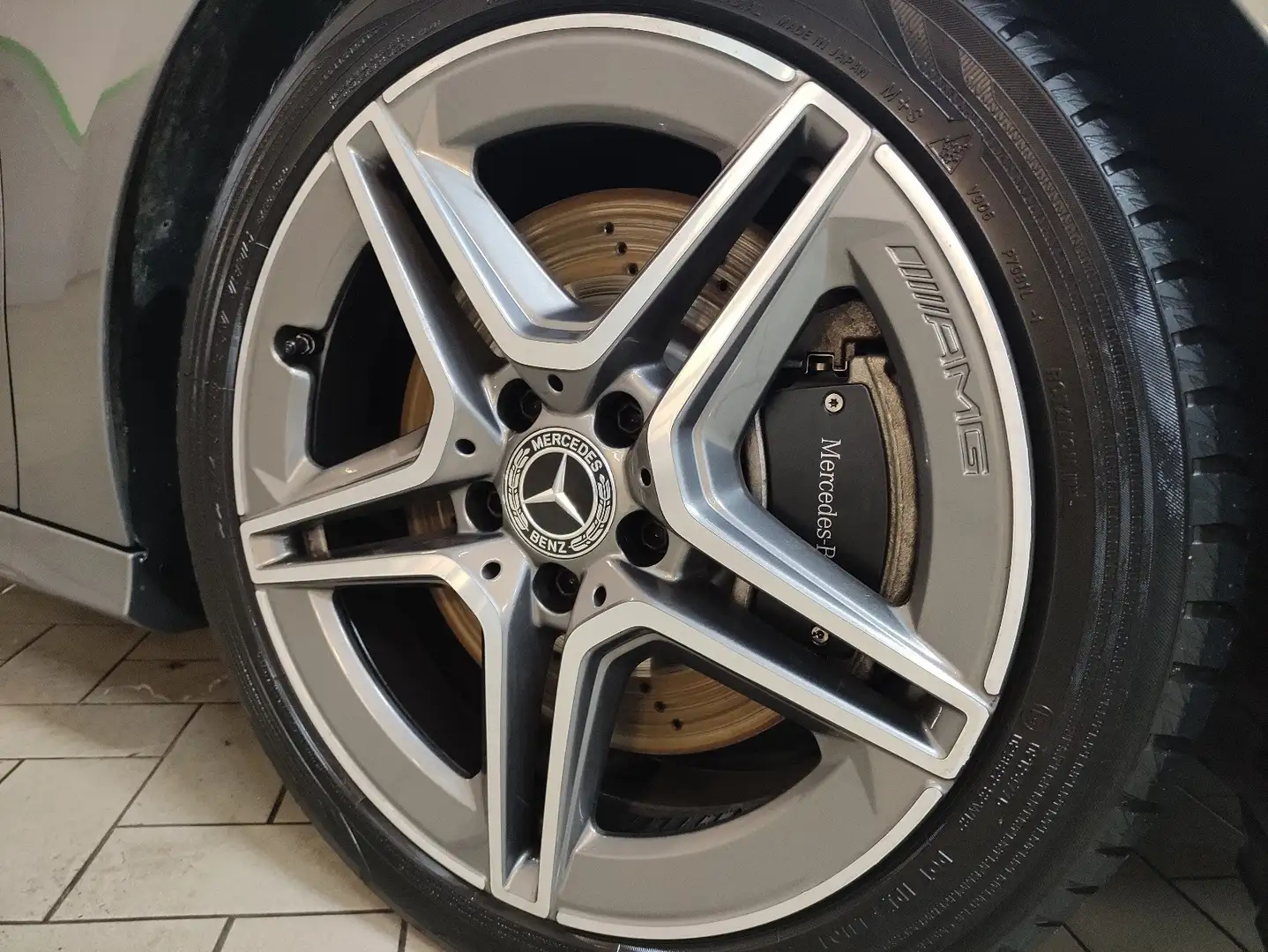 Mercedes-Benz 250 AMG Premium - 1