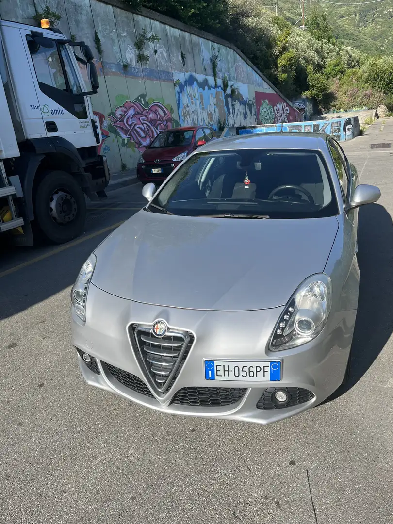 Alfa Romeo Giulietta 2.0 jtdm-2 Progression 140cv Grigio - 2