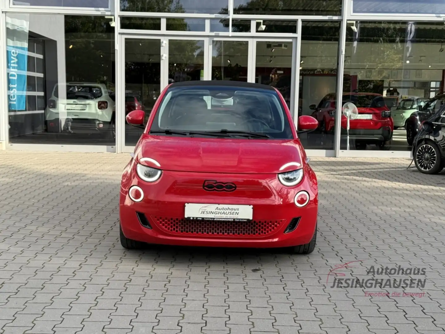 Fiat 500e RED Cabrio+Rückfahrkam+Navi+Sitzheiz.+LED Rot - 2