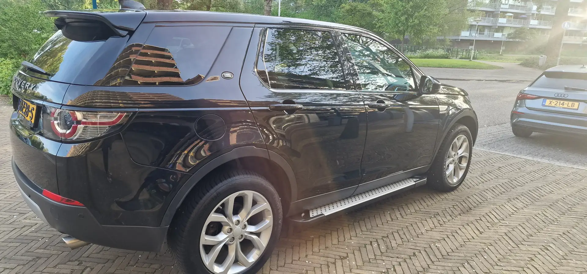 Land Rover Discovery Sport Discovery Sport 2.0 Si4 4WD US SE Dy Zwart - 2