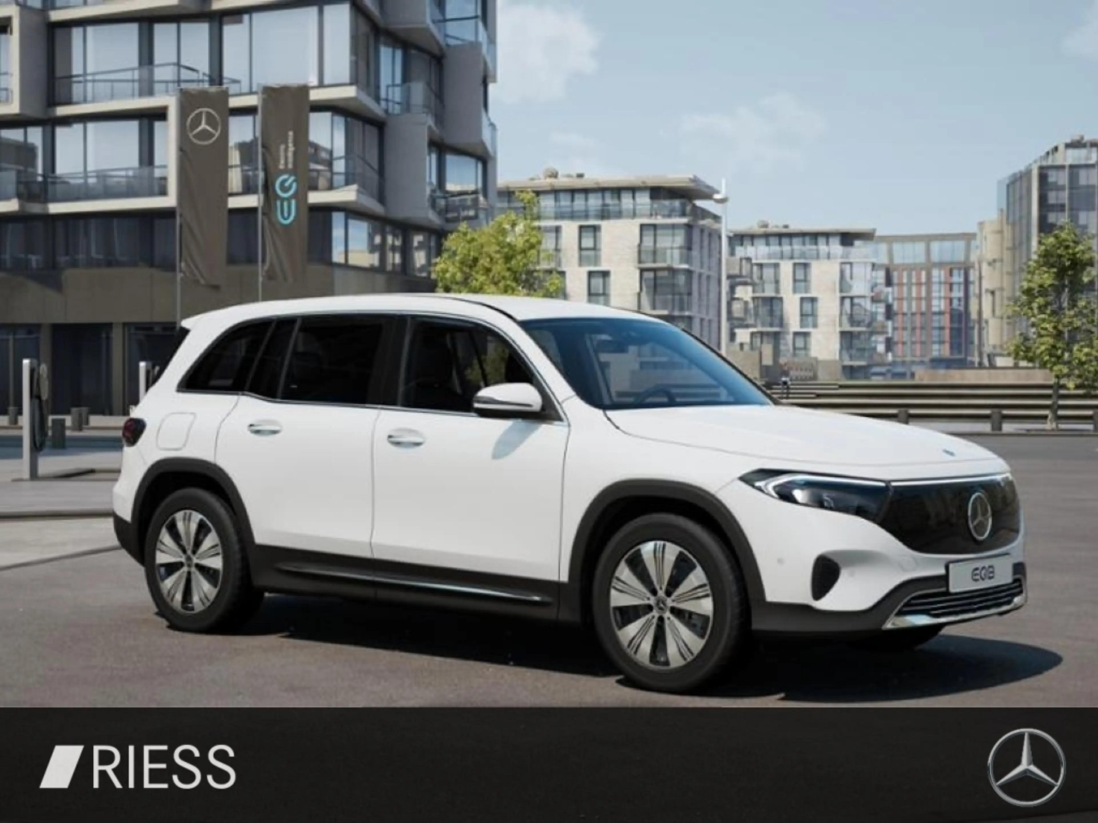 Mercedes-Benz EQB 250 + AUT Kam. KeyLess KlimaA LED LM Navi PDC — photo 3