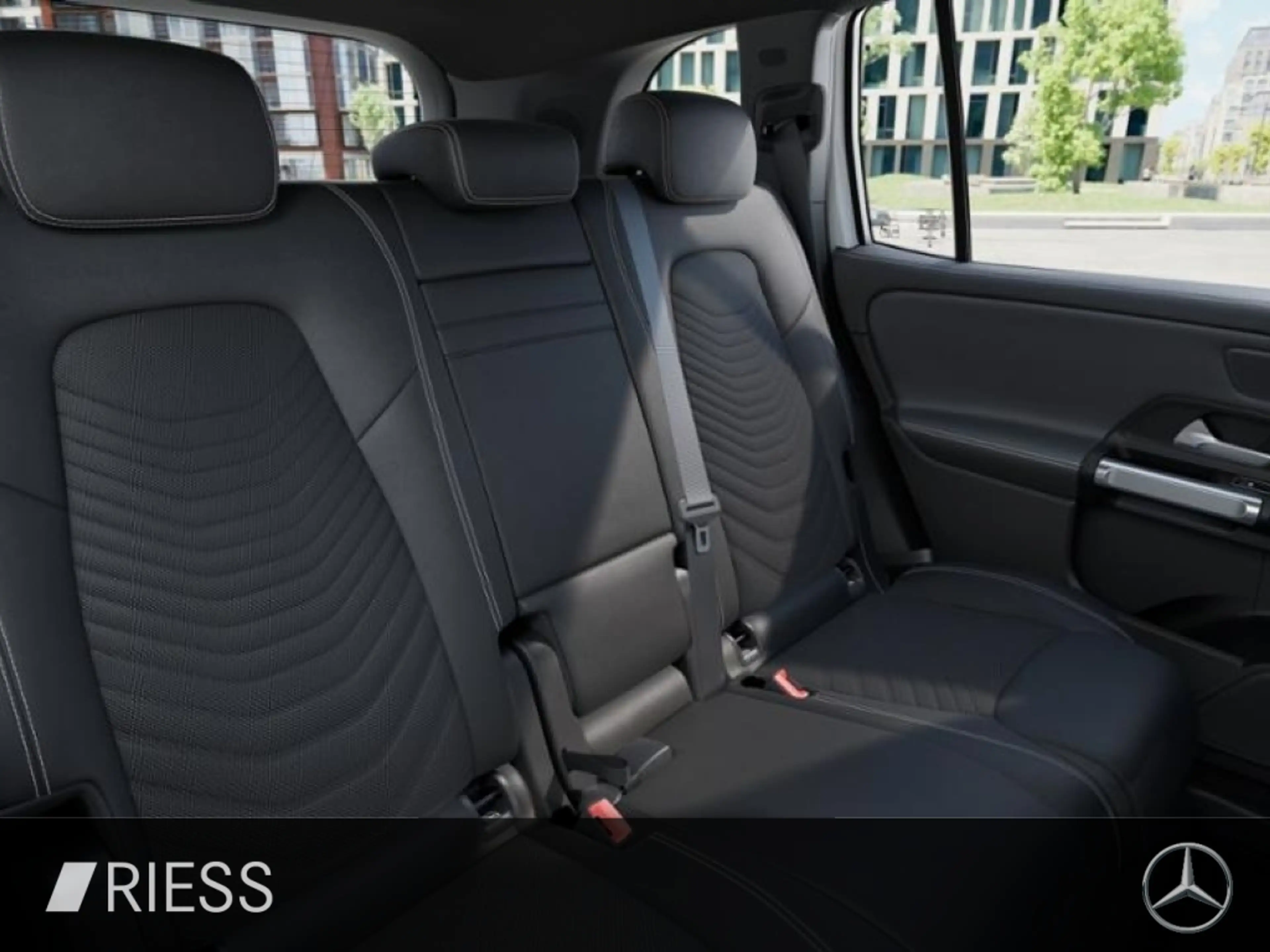 Mercedes-Benz EQB 250 + AUT Kam. KeyLess KlimaA LED LM Navi PDC — photo 13