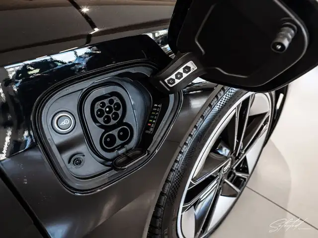Audi e-tron GT quattro*HEADUP*PANO*LNP € 134.745 -46,5% Ansicht 45