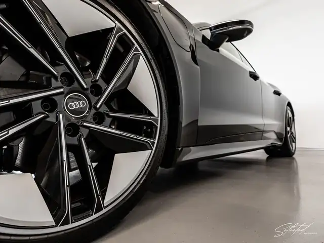 Audi e-tron GT quattro*HEADUP*PANO*LNP € 134.745 -46,5% Ansicht 3