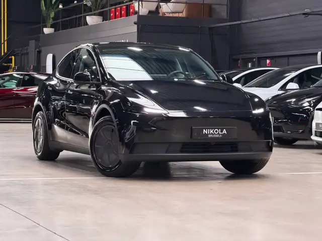 Tesla Model Y JUNIPER - AUTOPILOT - STANDARD - RWD - DIAMOND BLACK - HARDWARE 4 - FSD READY