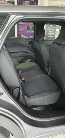 Mitsubishi Grandis view 11