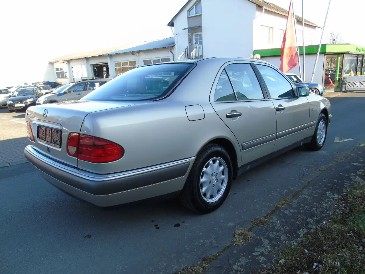 Mercedes-Benz E 200 ELEGANCE **KLIMA**2-HAND**, foto 9
