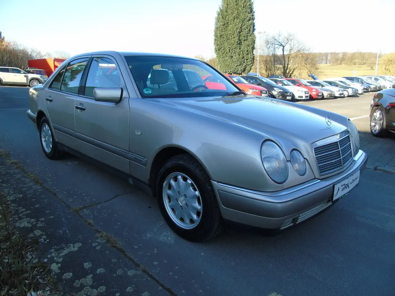 Mercedes-Benz E 200 ELEGANCE **KLIMA**2-HAND**, foto 3