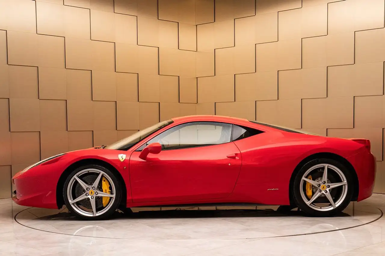 Italia 4.5 V8 570 ch