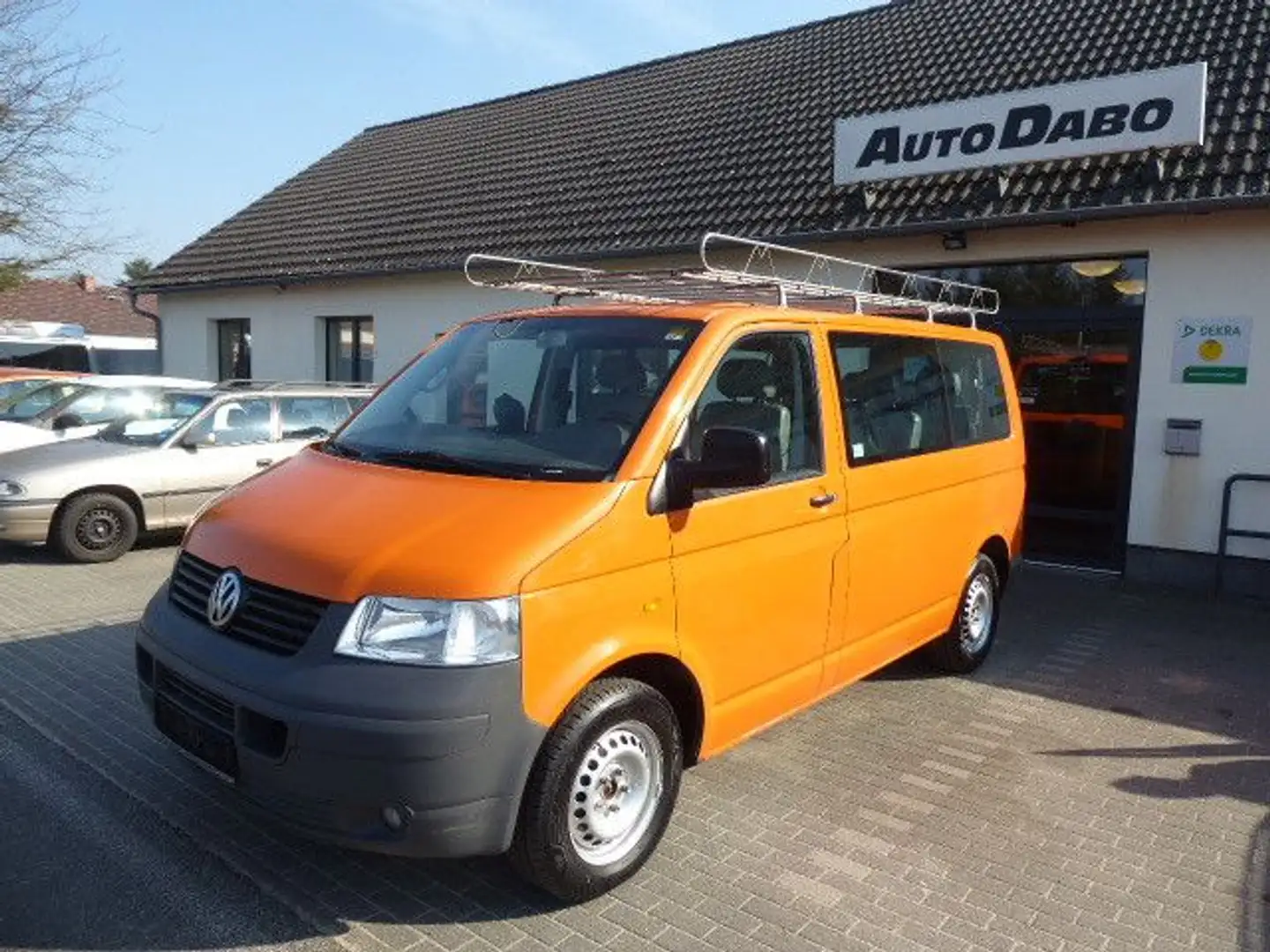 Volkswagen T5 Transporter Kombi 4Motion Orange - 1