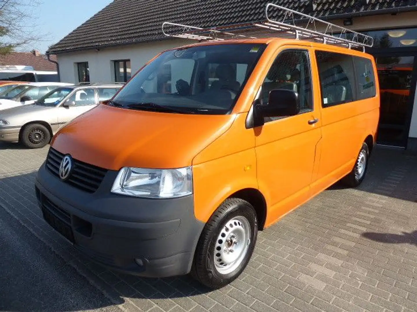 Volkswagen T5 Transporter Kombi 4Motion Orange - 2