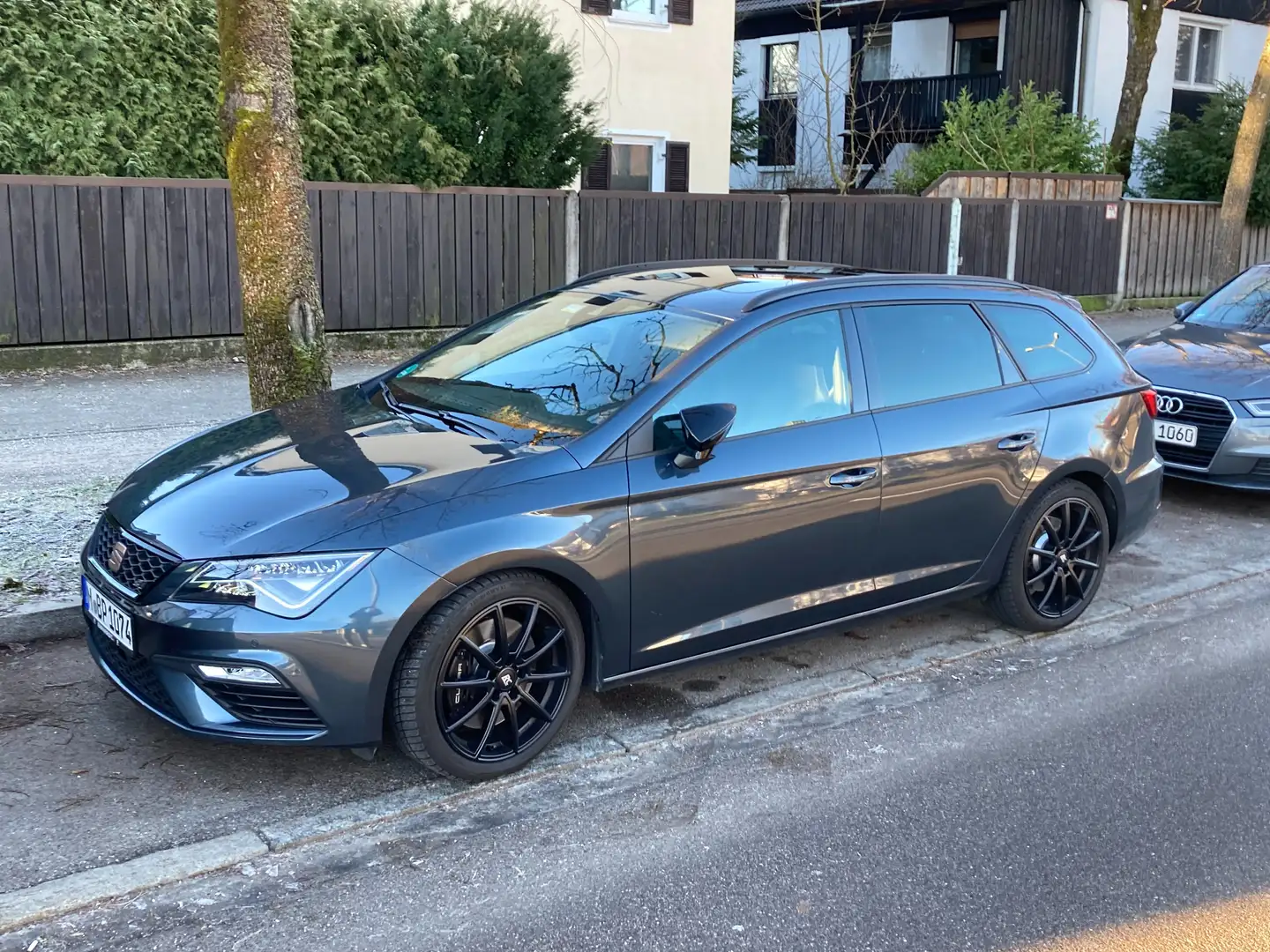 CUPRA Leon 300 4Drive 380PS 500 NM Sportsitze BEATS TOP!! Szürke - 1