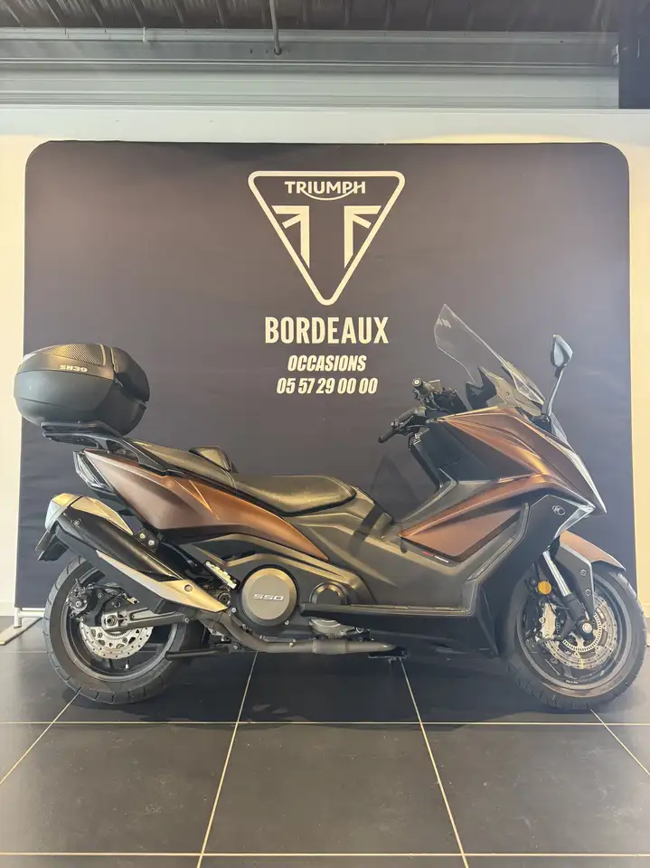 Kymco AK 550
