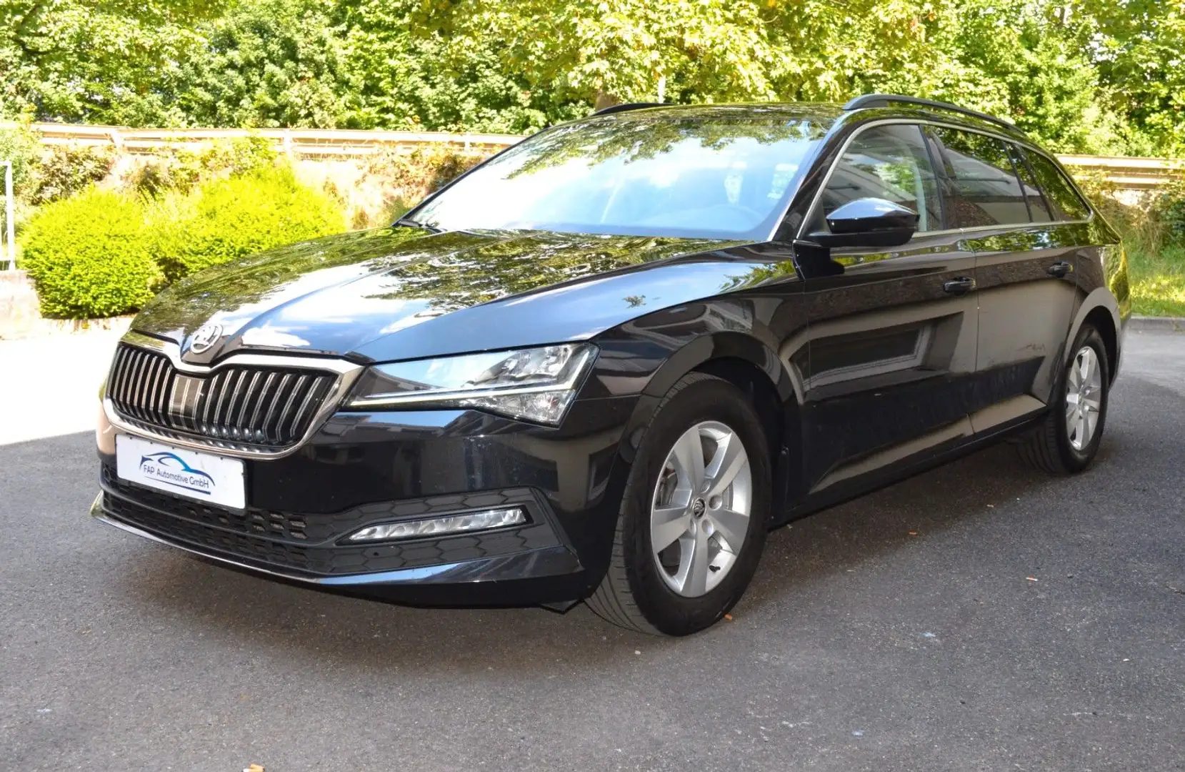 Skoda Superb Combi 2.0 TDI DSG Ambition Negro - 2