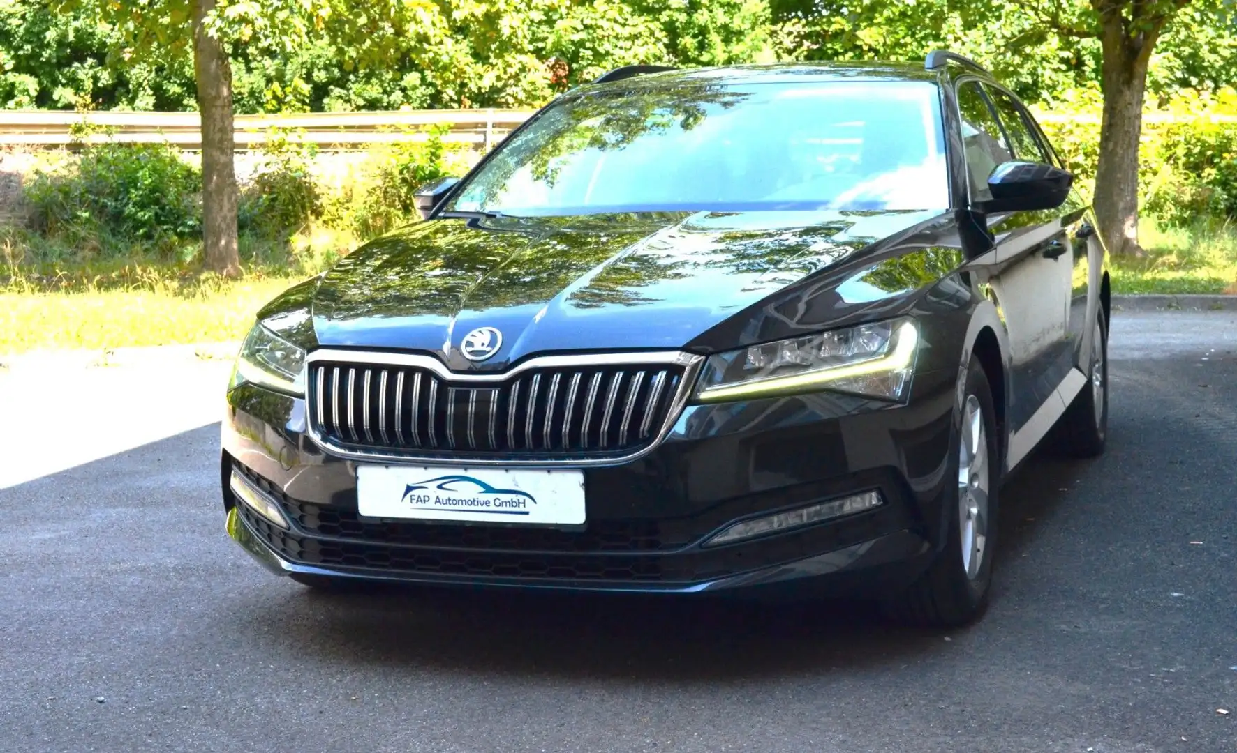Skoda Superb Combi 2.0 TDI DSG Ambition Negro - 1