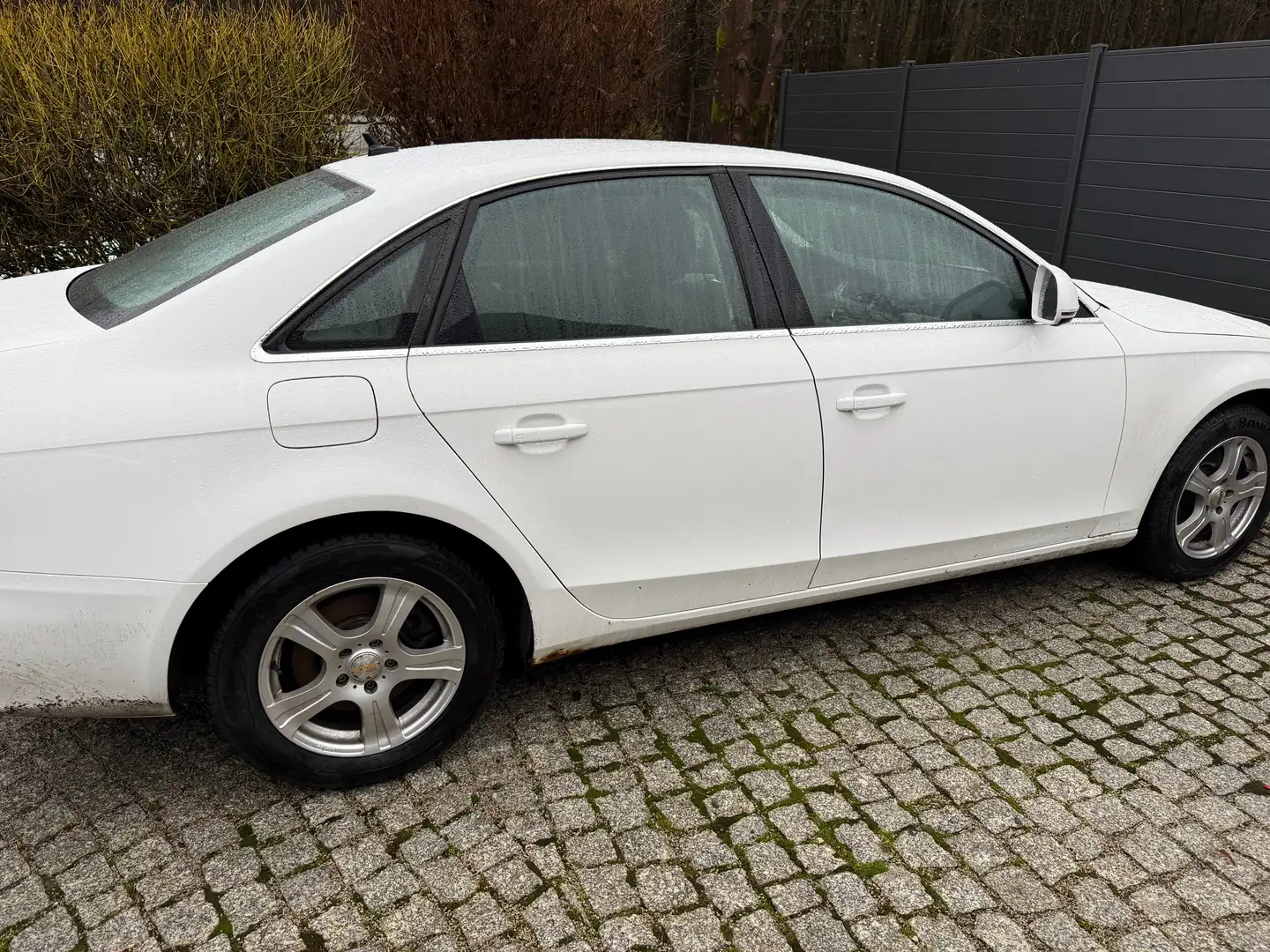 Audi A4 Attraction Weiß - 1