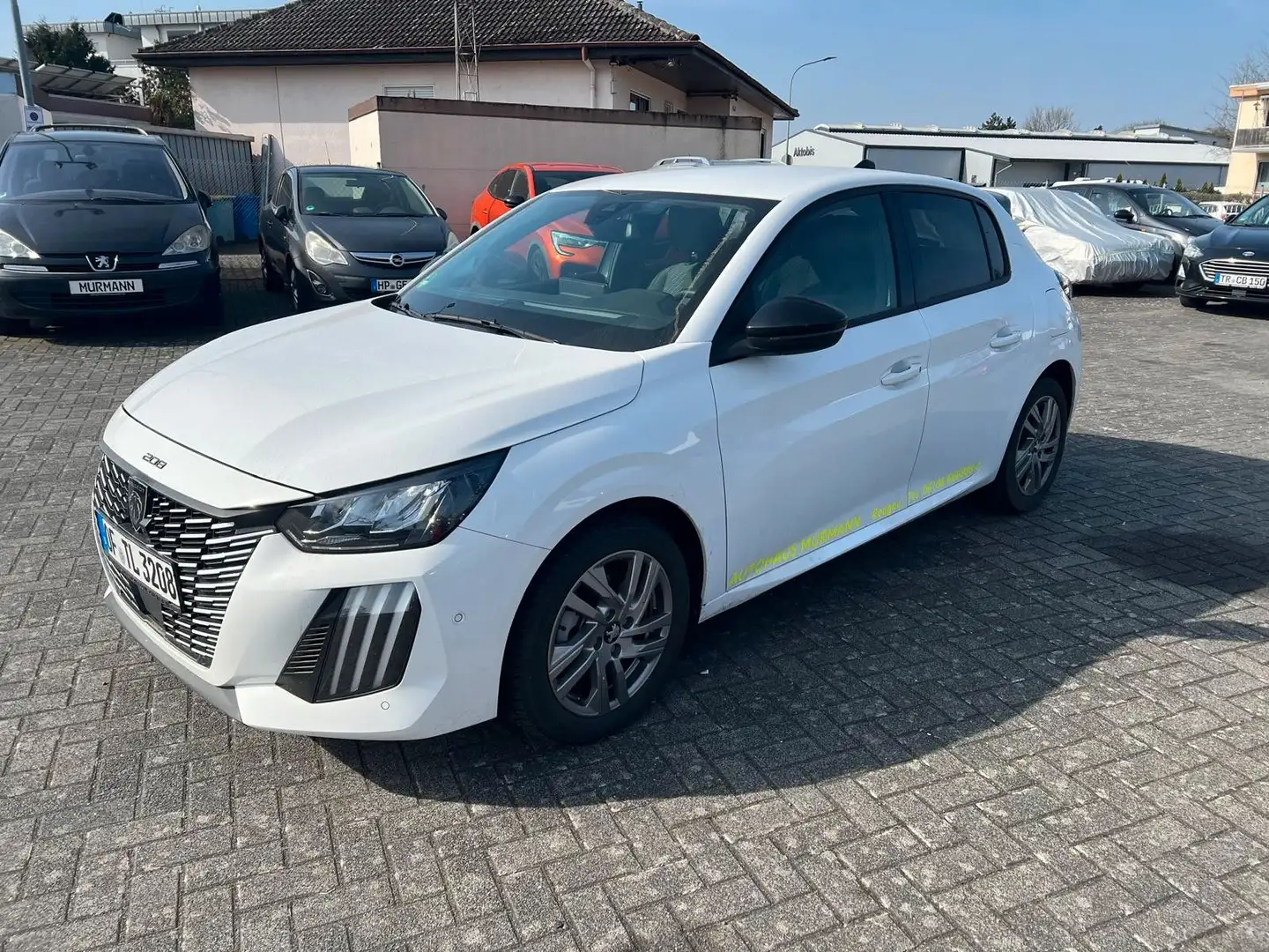 Peugeot 208 Hybrid 100 Allure Weiß - 2