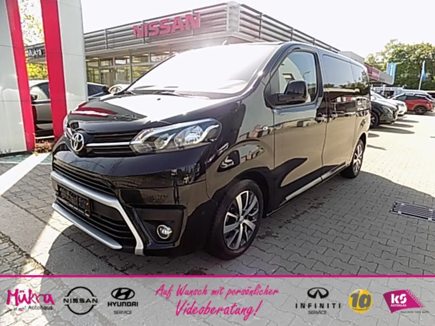 Toyota Proace VERSO 2.0 D-4D L1 Shuttle Comfort Klima Zwart - 1