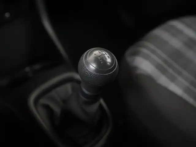 Peugeot 108 view 10