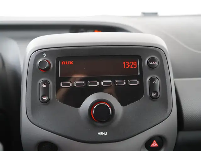 Peugeot 108 view 14