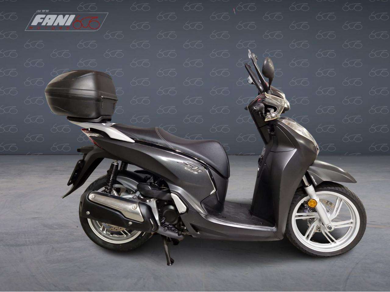 Honda SH 300 -