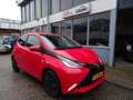 Toyota Aygo 1.0 VVT-i x-play Rouge - thumbnail 4