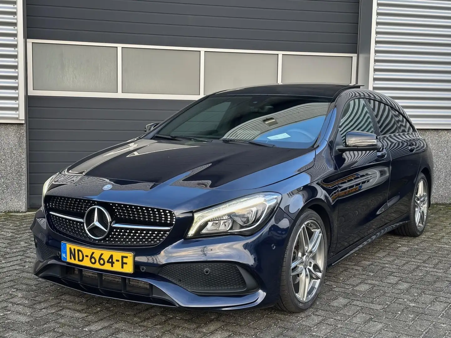 Mercedes-Benz CLA 180 Shooting Brake Amg-line Night Pano Keyless Comand Azul - 2
