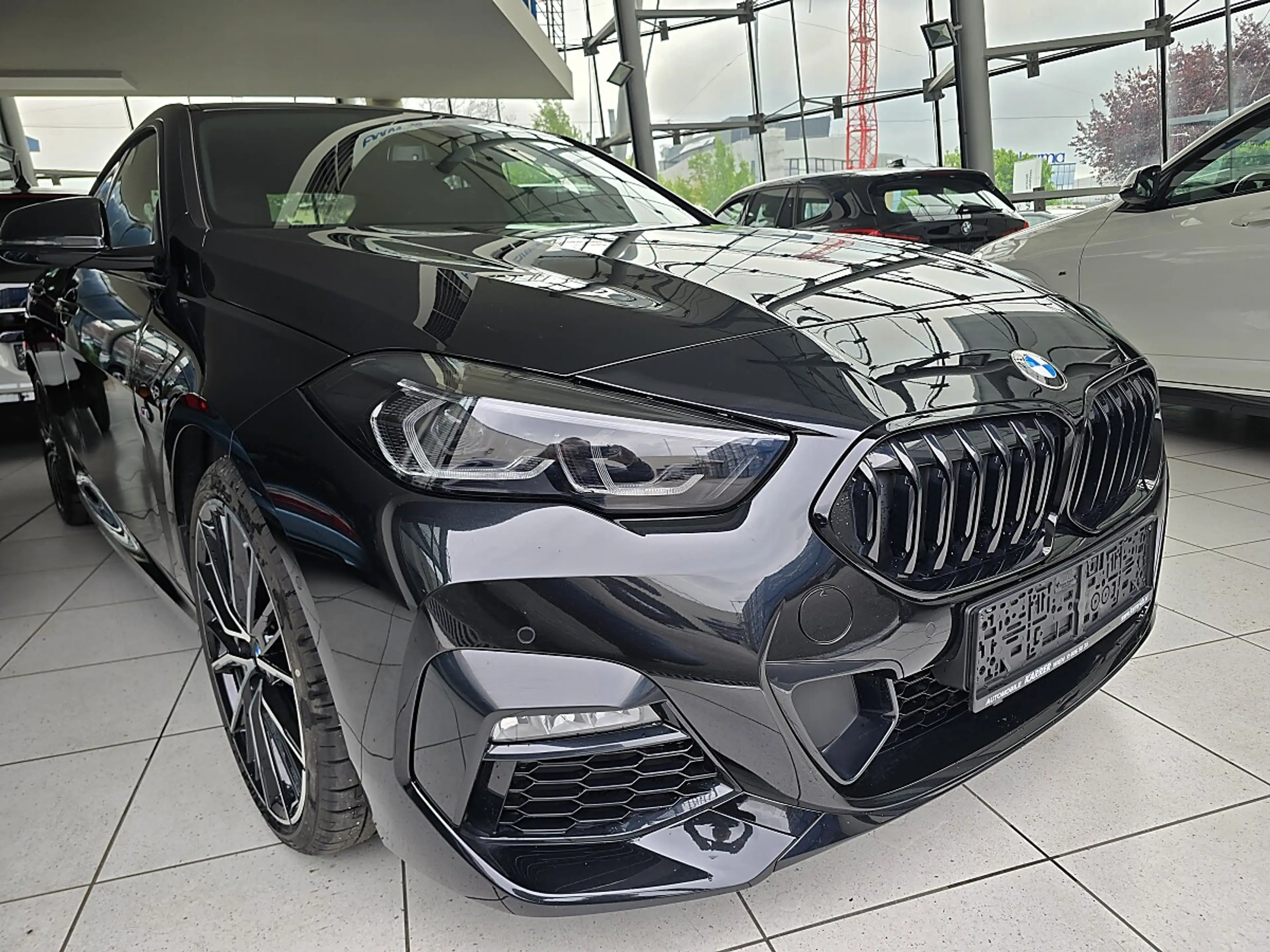 BMW 218 i Gran Coupe Aut. M Aerodynamikpaket Vollleder — photo 4