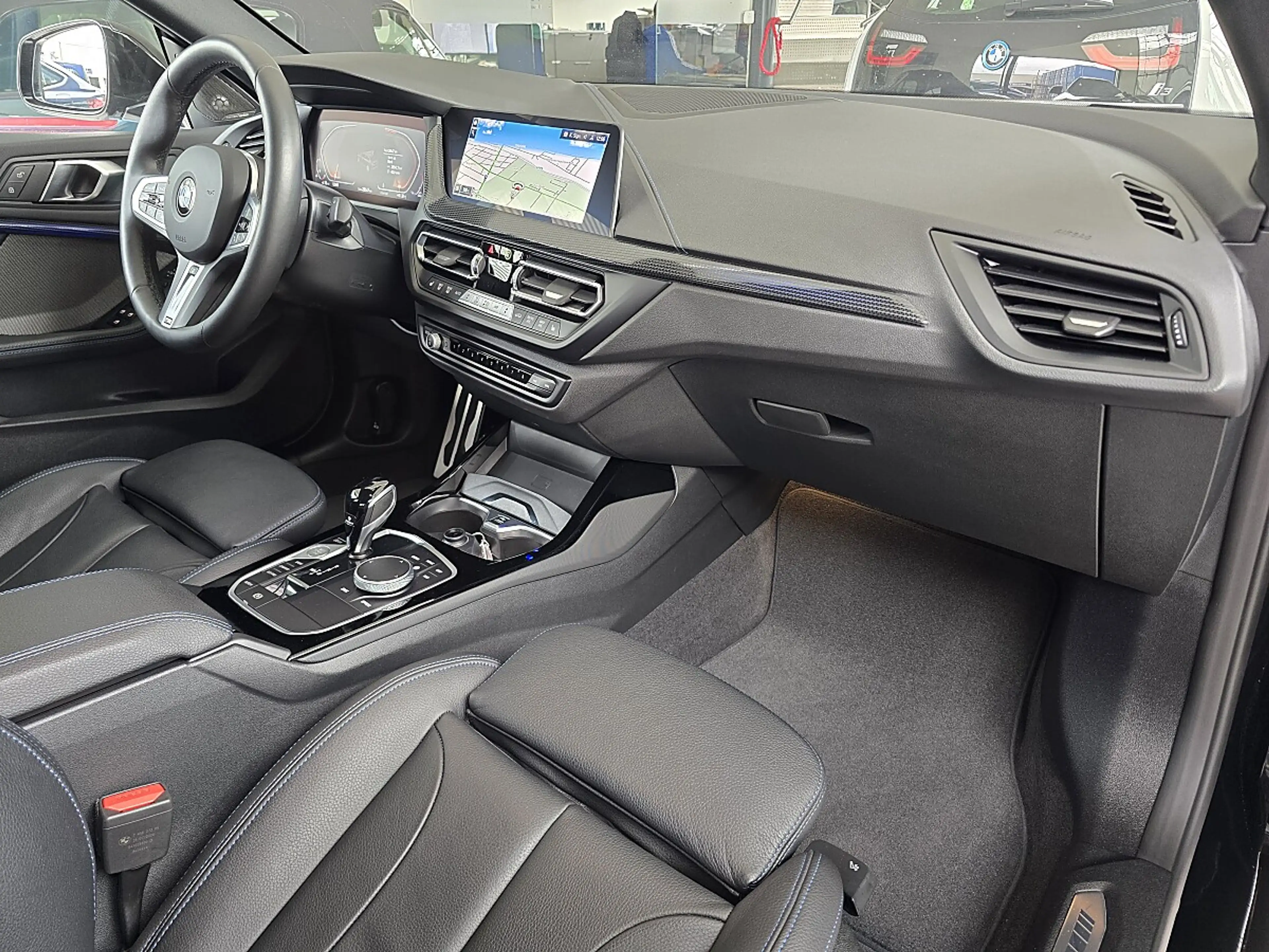 BMW 218 i Gran Coupe Aut. M Aerodynamikpaket Vollleder — photo 10