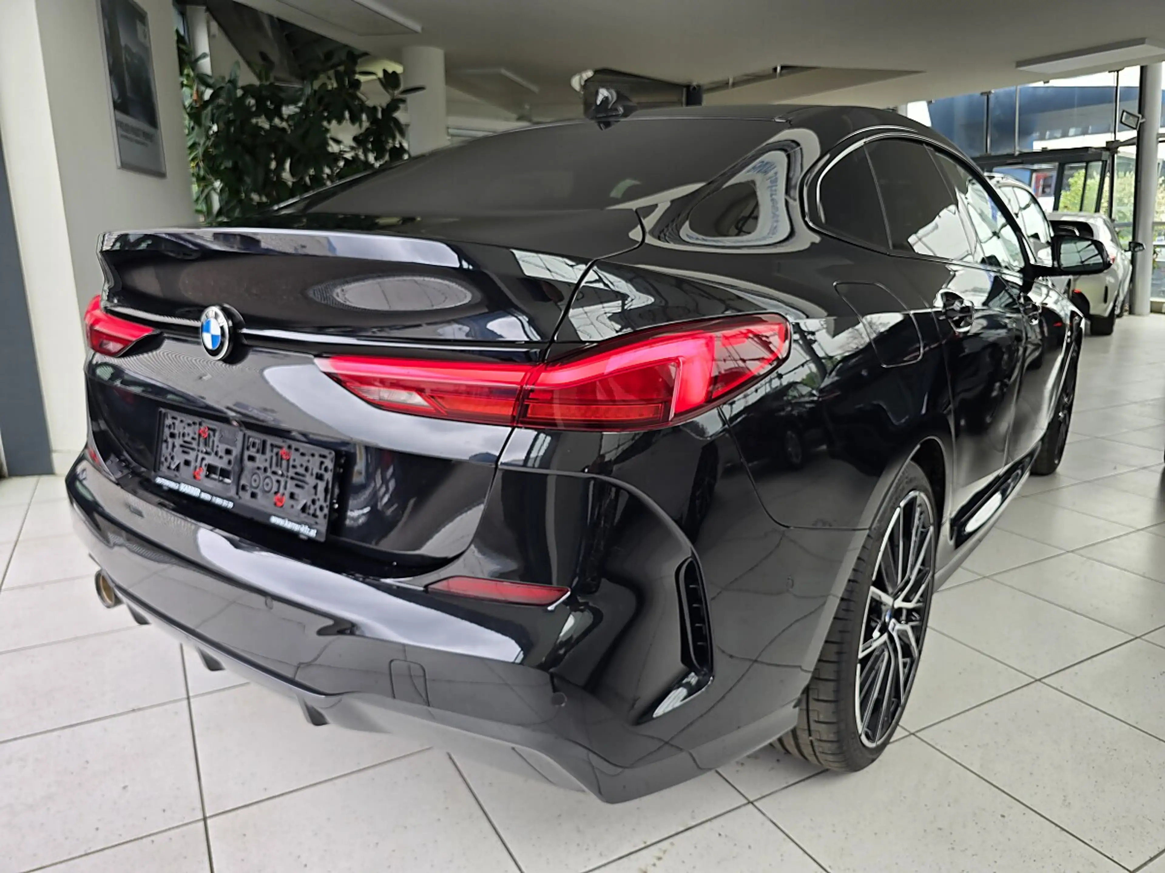 BMW 218 i Gran Coupe Aut. M Aerodynamikpaket Vollleder — photo 5